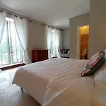 Domaine De La Barde Guest And Suites. فندق مبيت وإفطار 4*