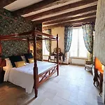 فندق مبيت وإفطار Domaine De La Barde Guest And Suites. لو بوج