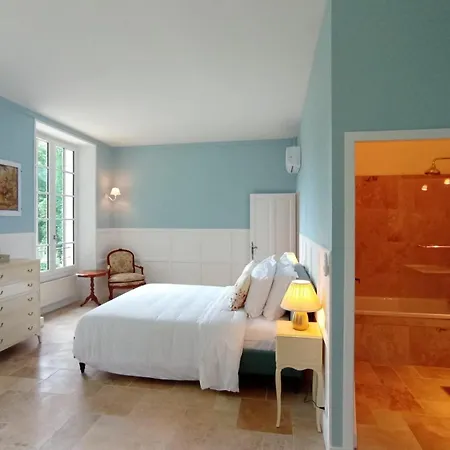 Domaine De La Barde Guest And Suites. Couette-café