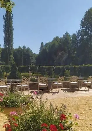 Couette-café Domaine De La Barde Guest And Suites. Le Bugue