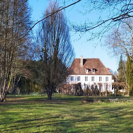 Couette-café Domaine De La Barde Guest And Suites.