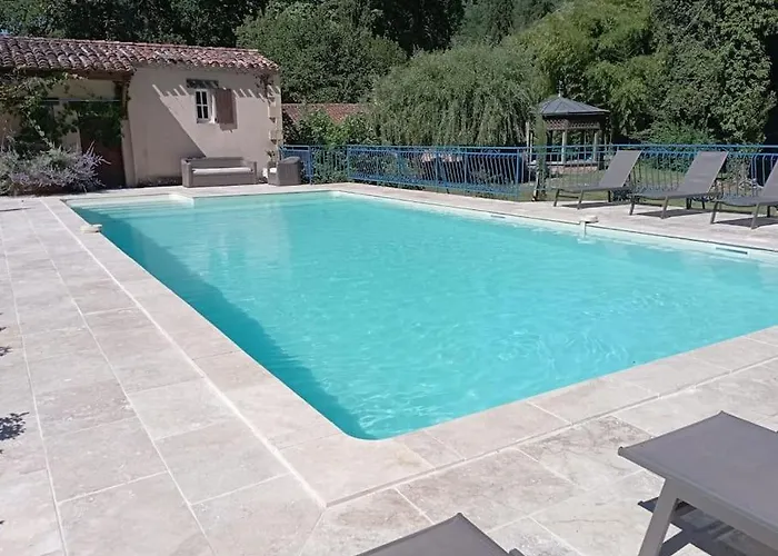 Domaine De La Barde Guest And Suites. 4* Le Bugue